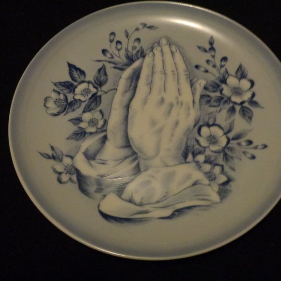 VINTAGE PRAYING HANDS PLATE - Picture 3 of 3